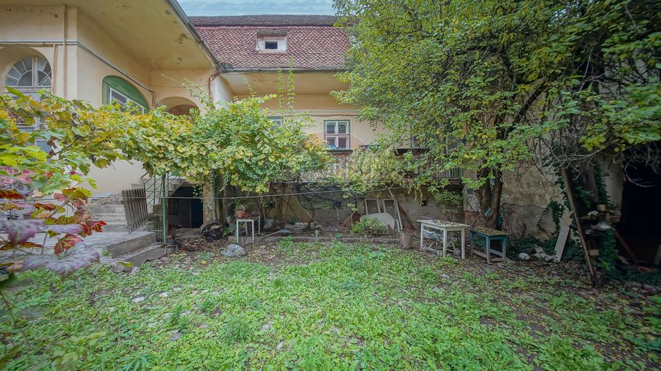 Casă singură în curte, de închiriat, Schei!