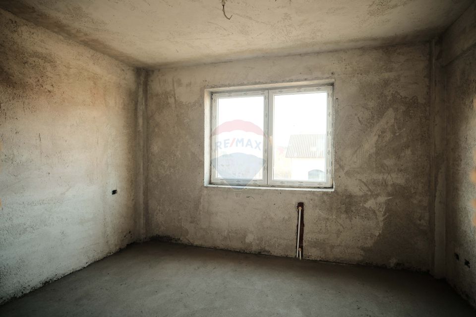 643sq.m Commercial Space for sale, Est area