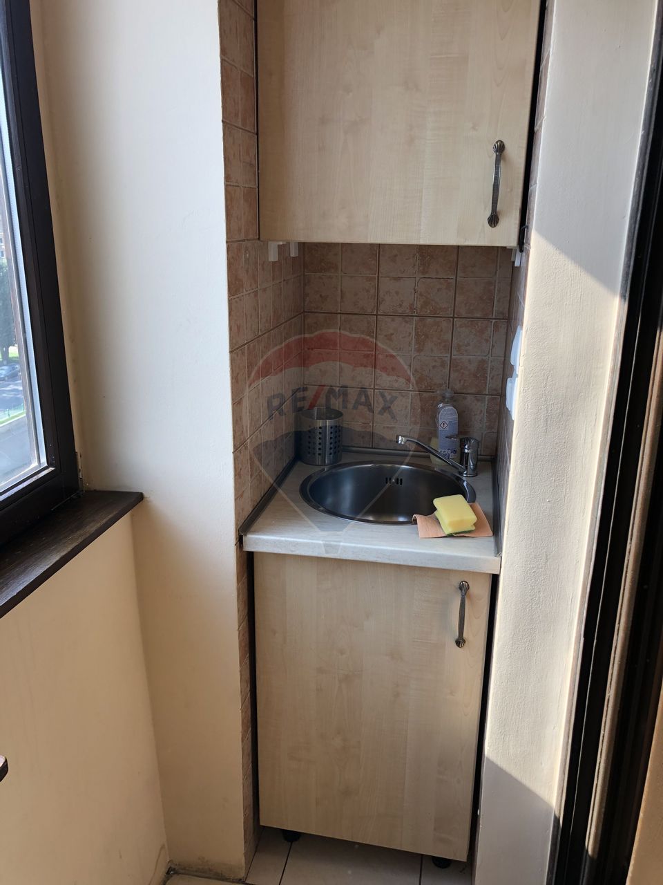 Garsonieră decomandată, vedere catre Dâmbovița, Unirii- bloc fara risc