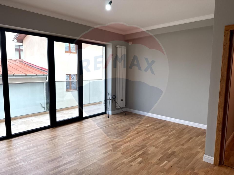 INCHIRIERE Apartament cu 4 camere in zona Tei