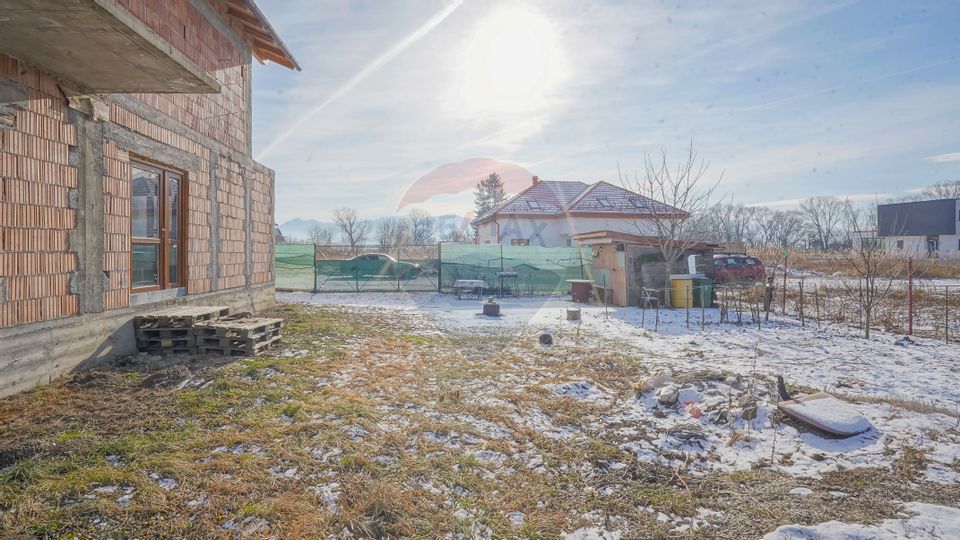 Comision 0% Casa la rosu, 6 camere, 500 mp teren, Stupini