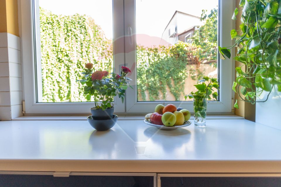 Casă / Vilă cu 10 camere si teren generos, Sos. Salaj