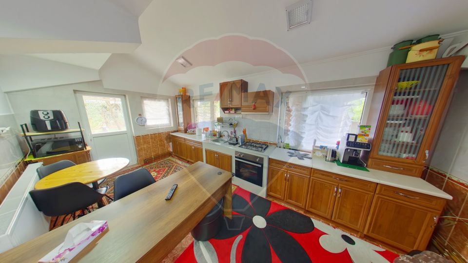 16 room House / Villa for sale, Est area