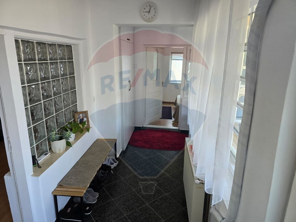 Casă / Vilă cu 4 camere de vânzare în zona Central