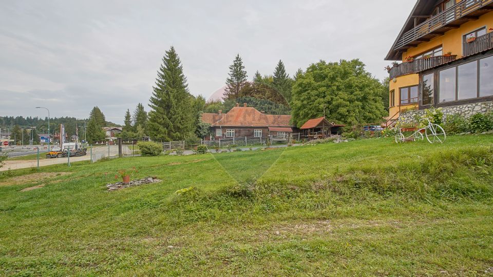 Vilă S+P+E+M | 878 mp utili | teren 1.404 mp | în Poiana Brașov