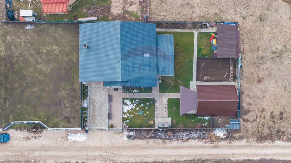 Comision zero, casa individuala + cabana A frame in Bod, la intrare