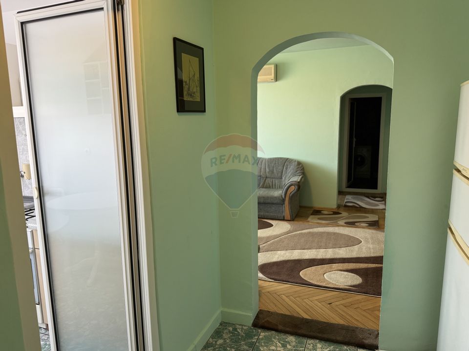 Apartament cu 2 camere de închiriat pe strada Piața București