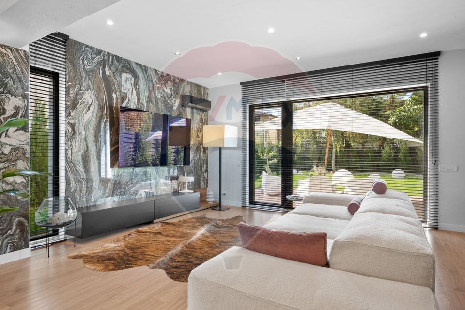 Bright, furnished and equipped villa Corbeanca / pool complex