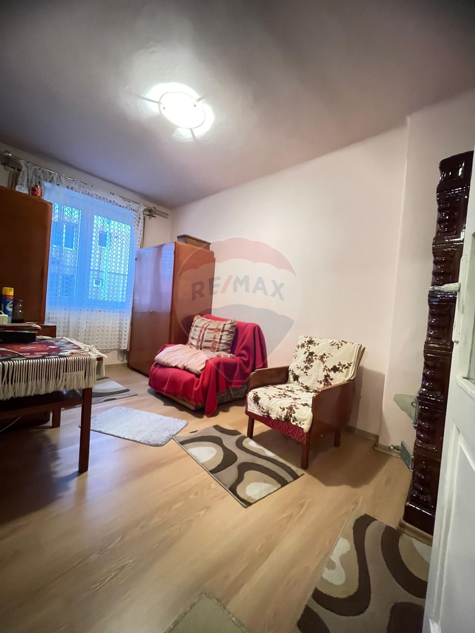 Apartament cu 3 camere situat ultracentral, lângă piață