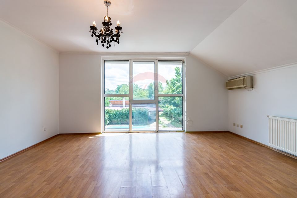 Snagov Villa for Sale | Pool, Orchard, 8 Rooms | 3077 sqm land