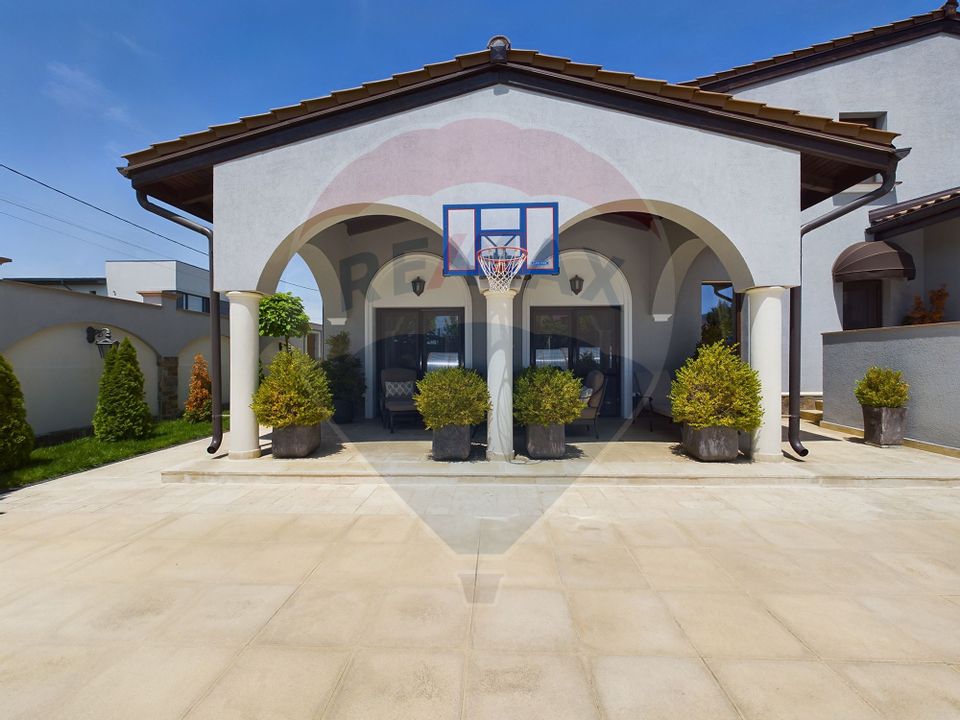 Unique Opportunity: Luxury House with Pool and Premium Finishes