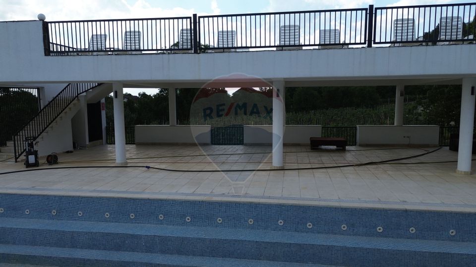 3,000sq.m Proprietate specială for sale