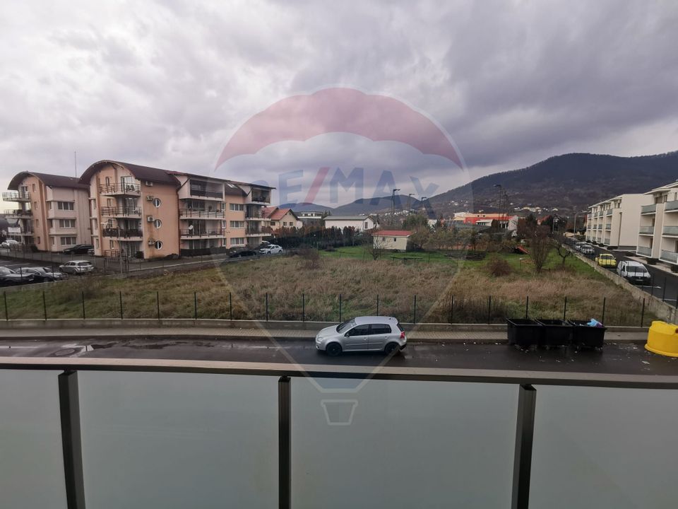 Apartament cu 2 camere de închiriat plus loc de parcare