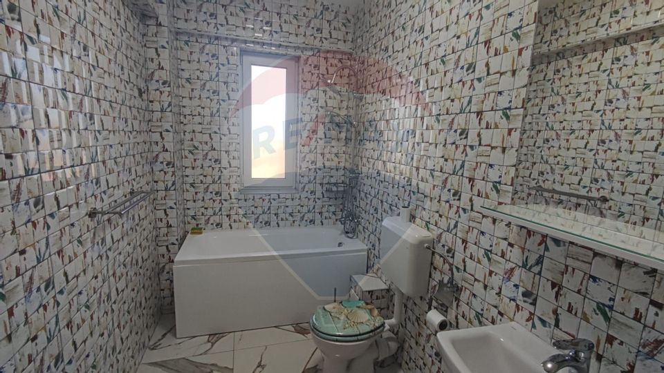 Apartament studio nou de inchiriat parcare inclusa zona ultracentral