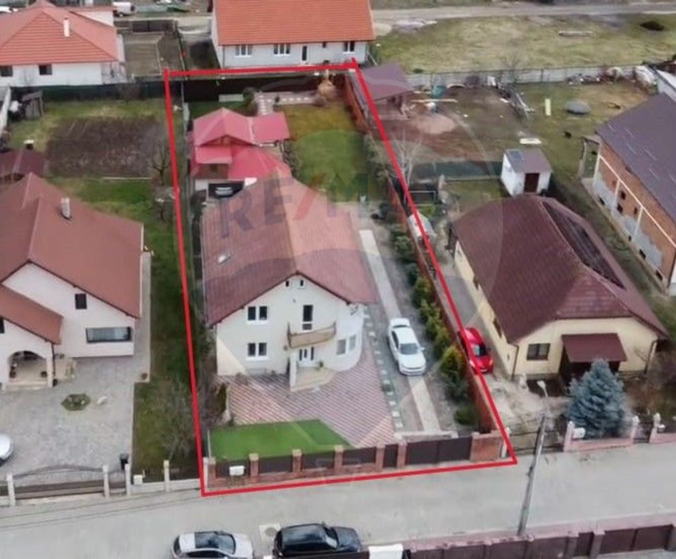 5 room House / Villa for sale