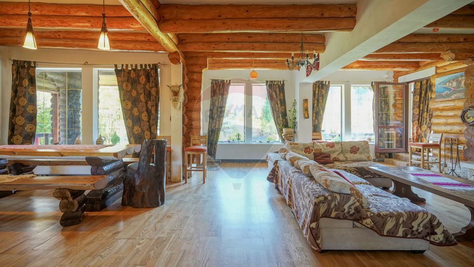 8 room House / Villa for sale