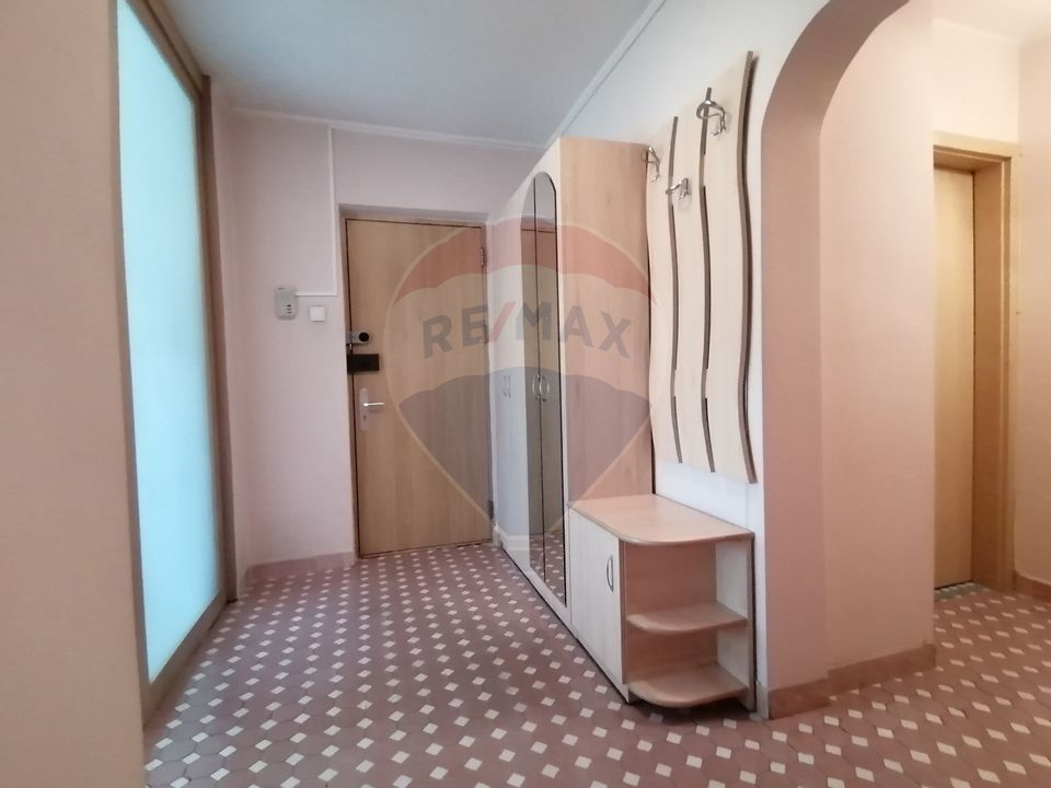 Apartament 3 camere in zona Decebal la 2 minute de metrou Piata Muncii