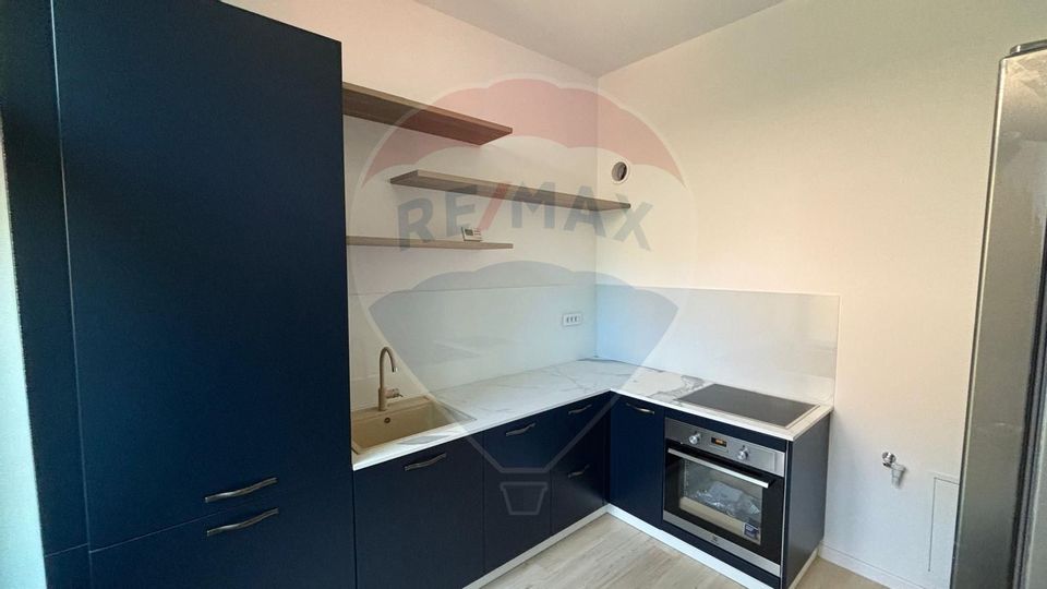 De închiriat apartament 2 camere la casa  cu gradina si curte