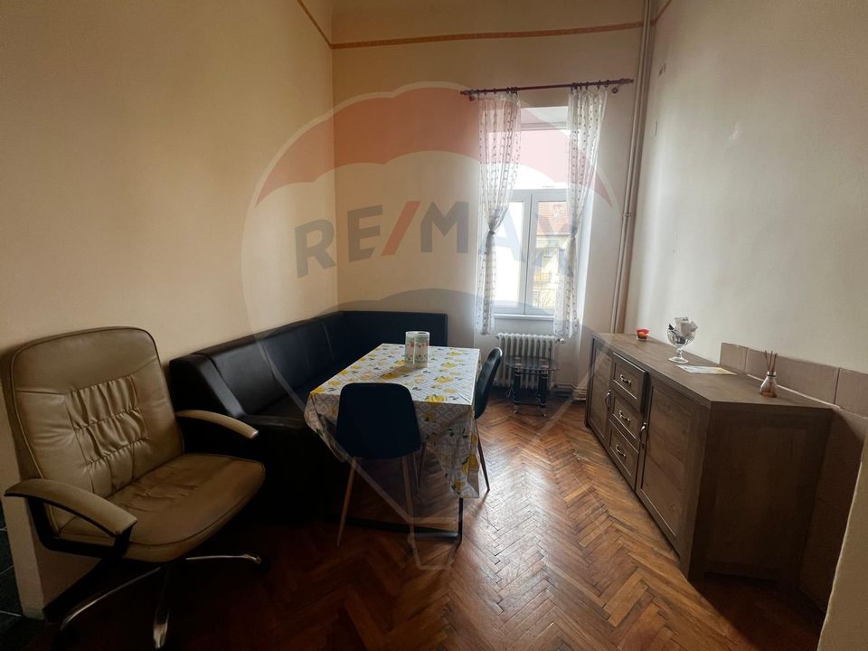 Apartament cu 2 camere de închiriat în zona Ultracentral
