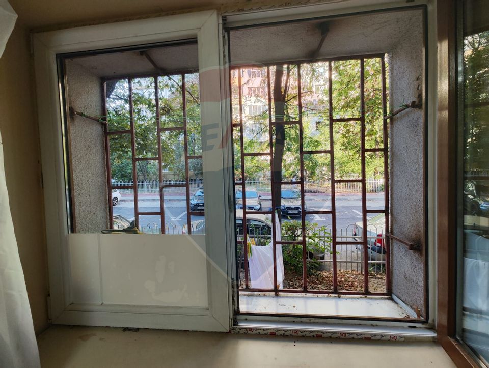 Apartament cu 3 camere de vânzare în zona 1 Decembrie 1918