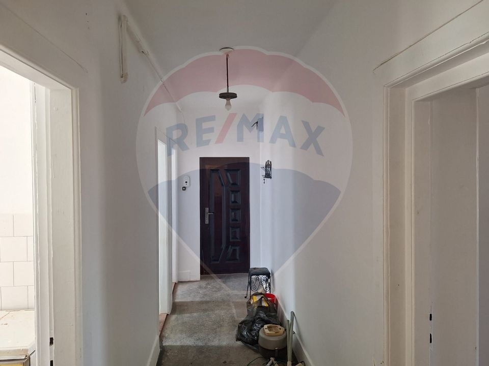 Apartament cu 2 camere în zona Central Simeria, Hunedoara