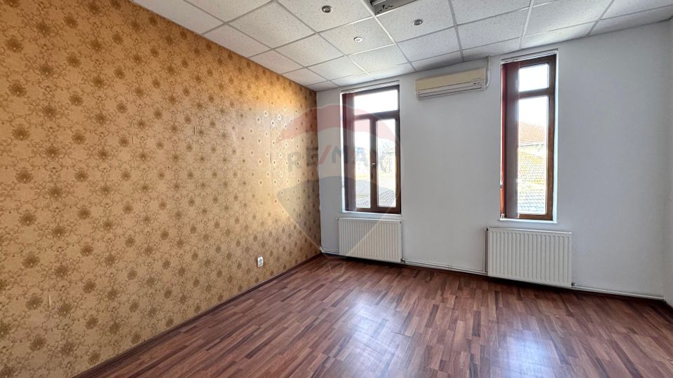 Vila de vanzare in zona peninsulara Constanta