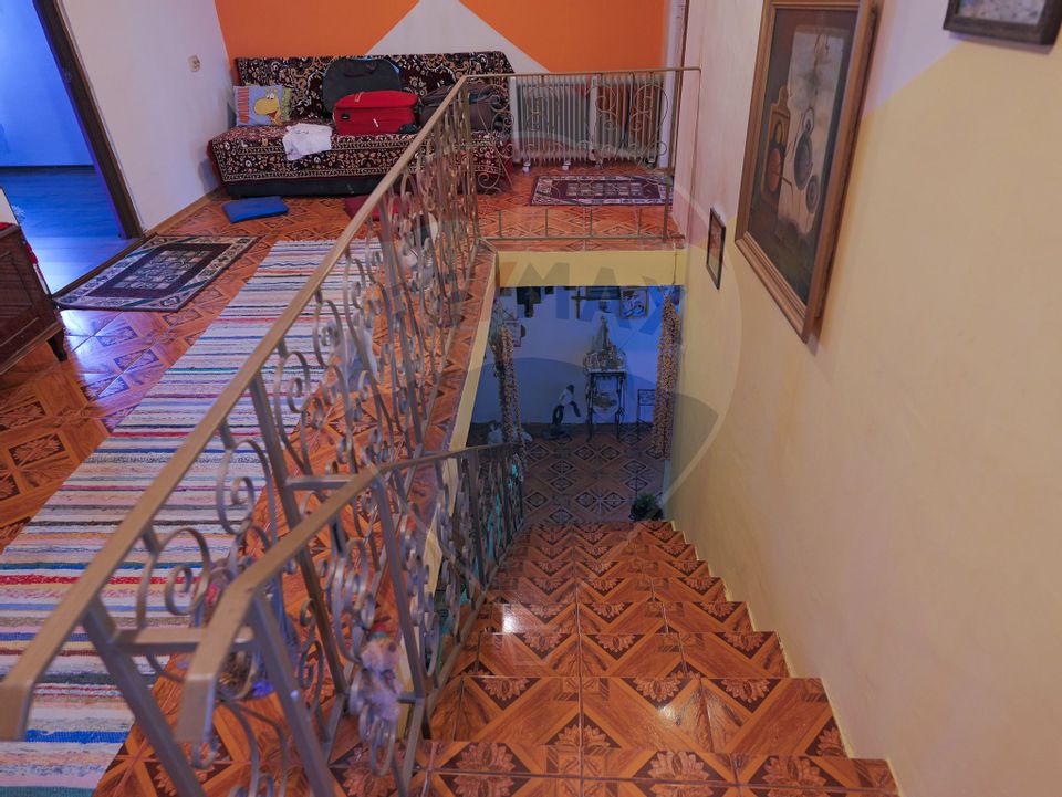 6 room House / Villa for sale