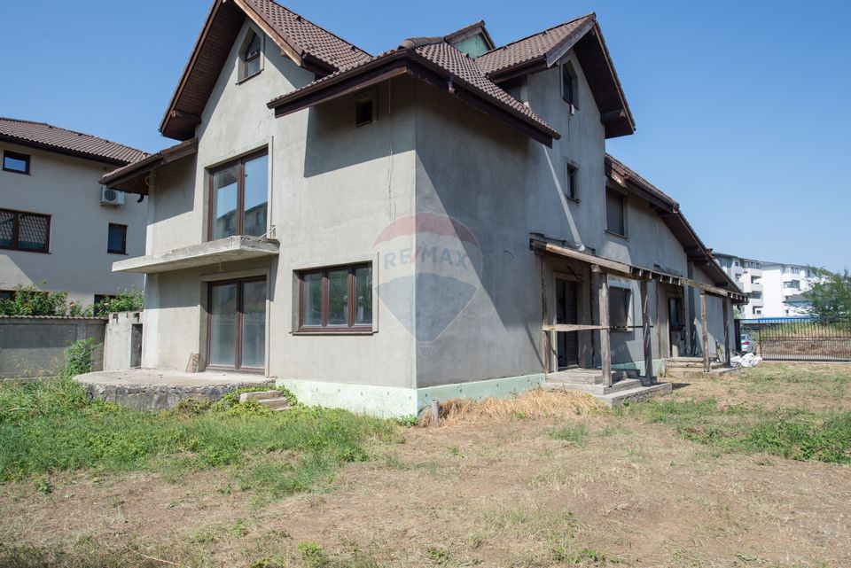 House for sale 9 rooms 900sqm land Ghencea Extension, Bragadiru