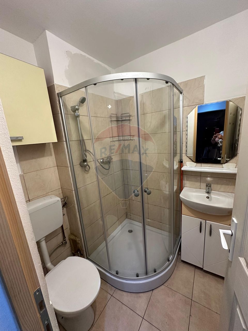 DE VANZARE - GARSONIERA  / INVESTITIE