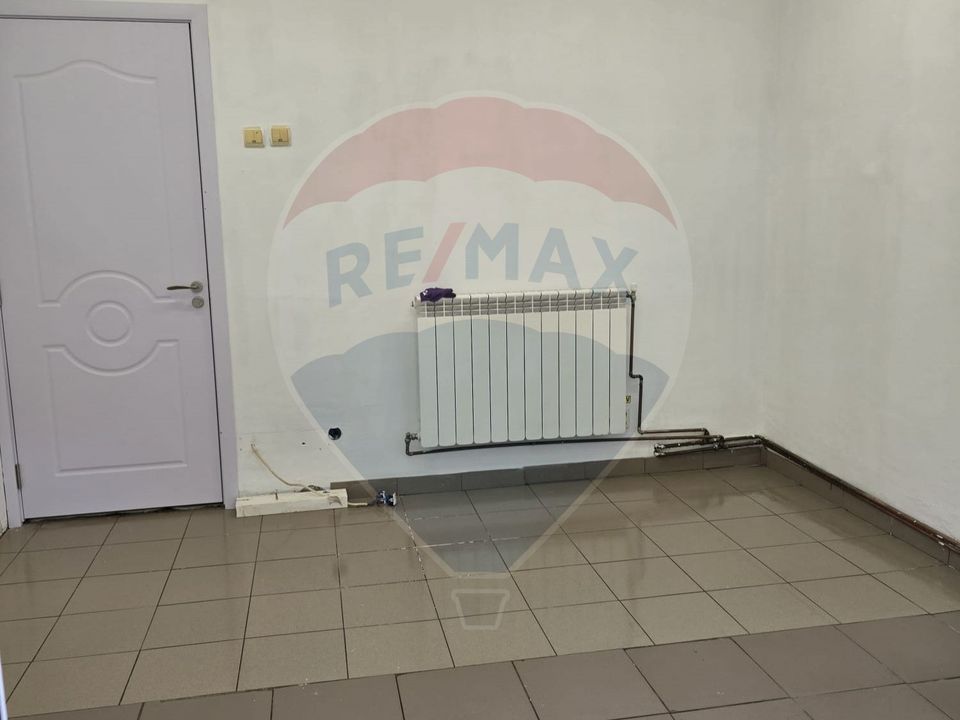 Apartament cu 3 camere de vânzare în zona Orizont - Bacau