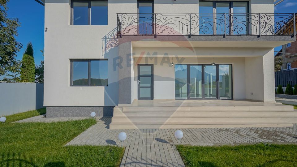 Casă modernă Bunloc, vedere Bucegi, 186 mp, comision 0