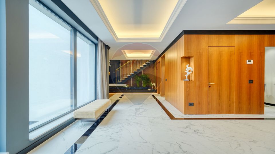 Iconic Penthouse on Drumul Poienii – Unique Panoramic Views