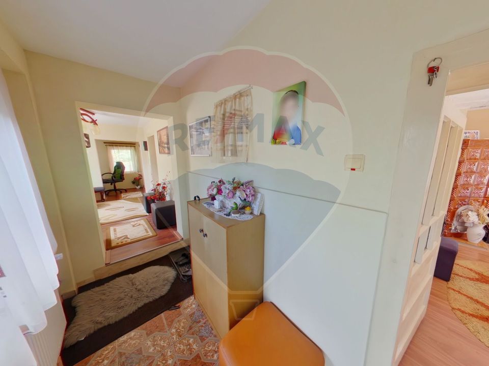 5 room House / Villa for sale, Est area