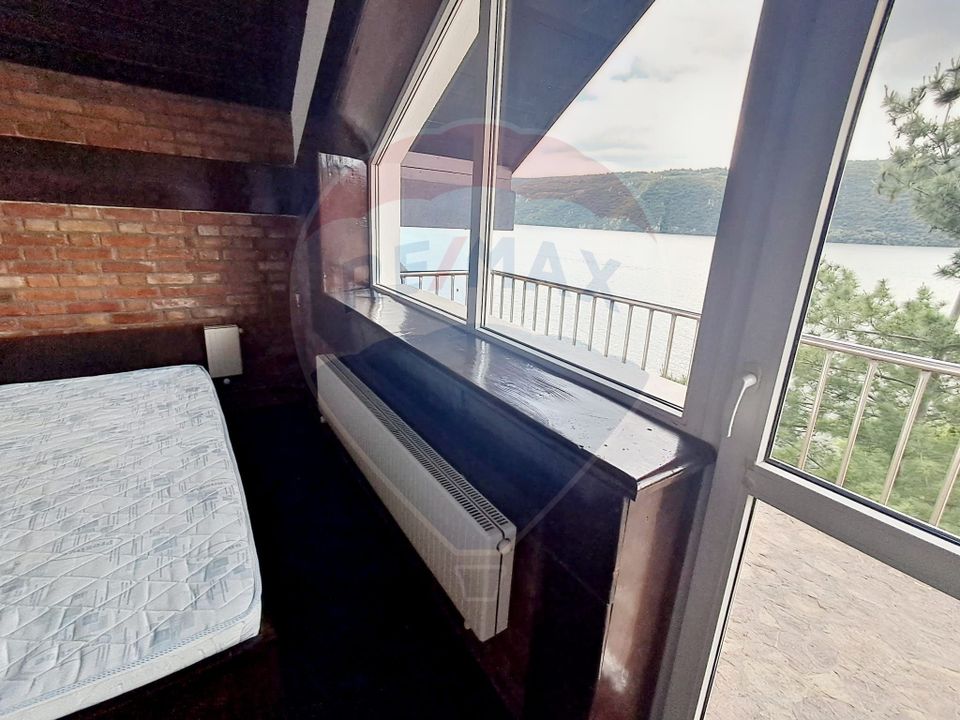 16 room Hotel / Pension for sale