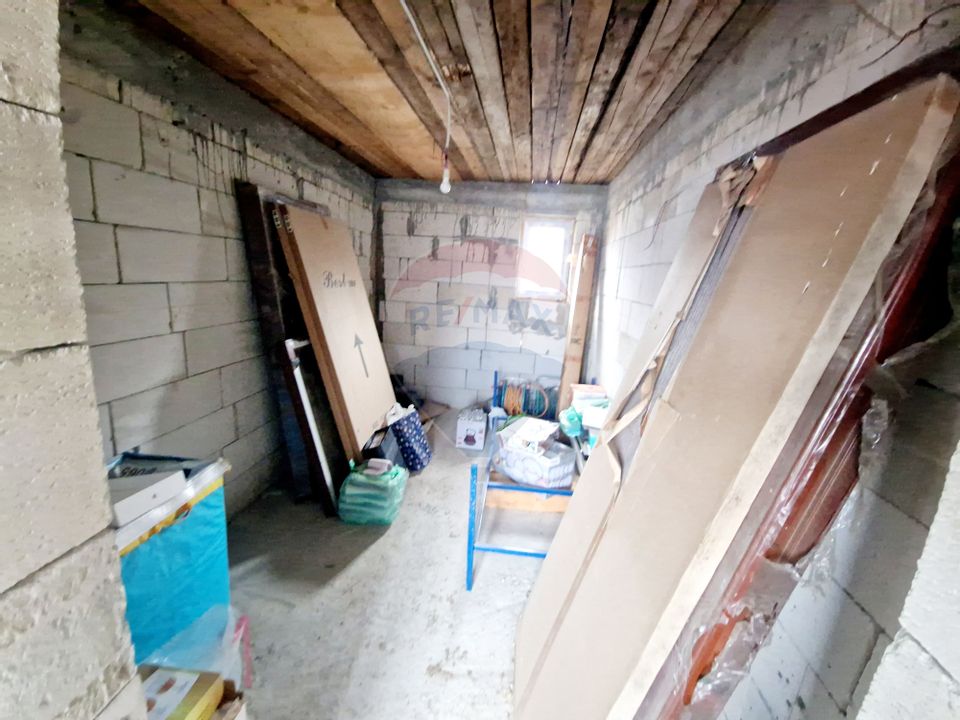 8 room House / Villa for sale