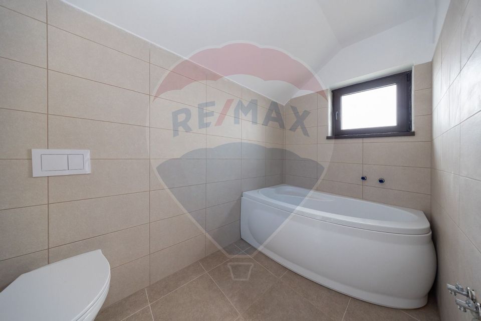 4 room House / Villa for sale