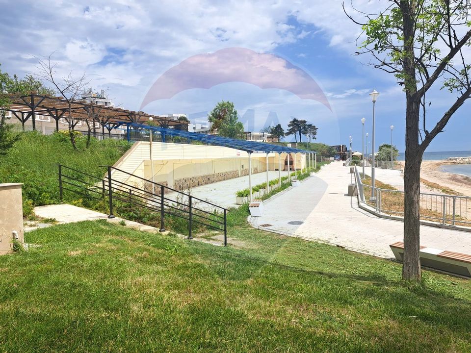 Teren Cap Aurora/ Mangalia- situat pe plaja, deschidere la mare