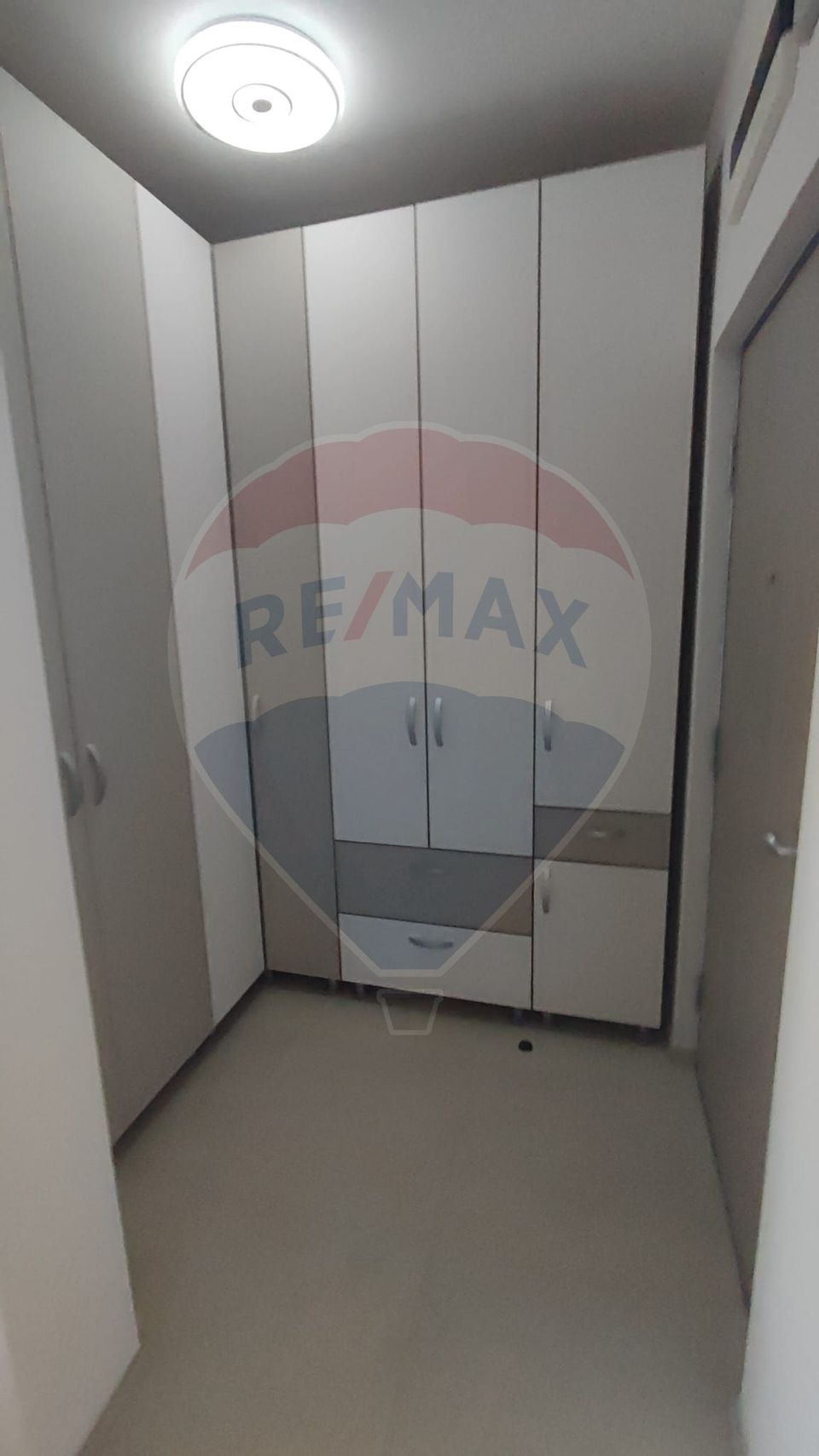 Apartament studio de inchiriat cu parcare inclusa zona ultracentral