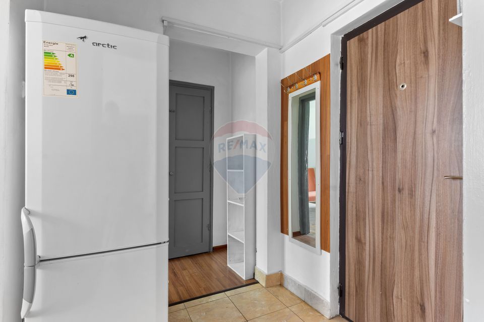 Apartament cu 3 camere de inchiriat- zona Vlaicu