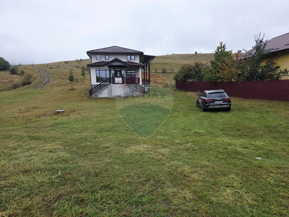 Casa  si  teren zona Balaurul