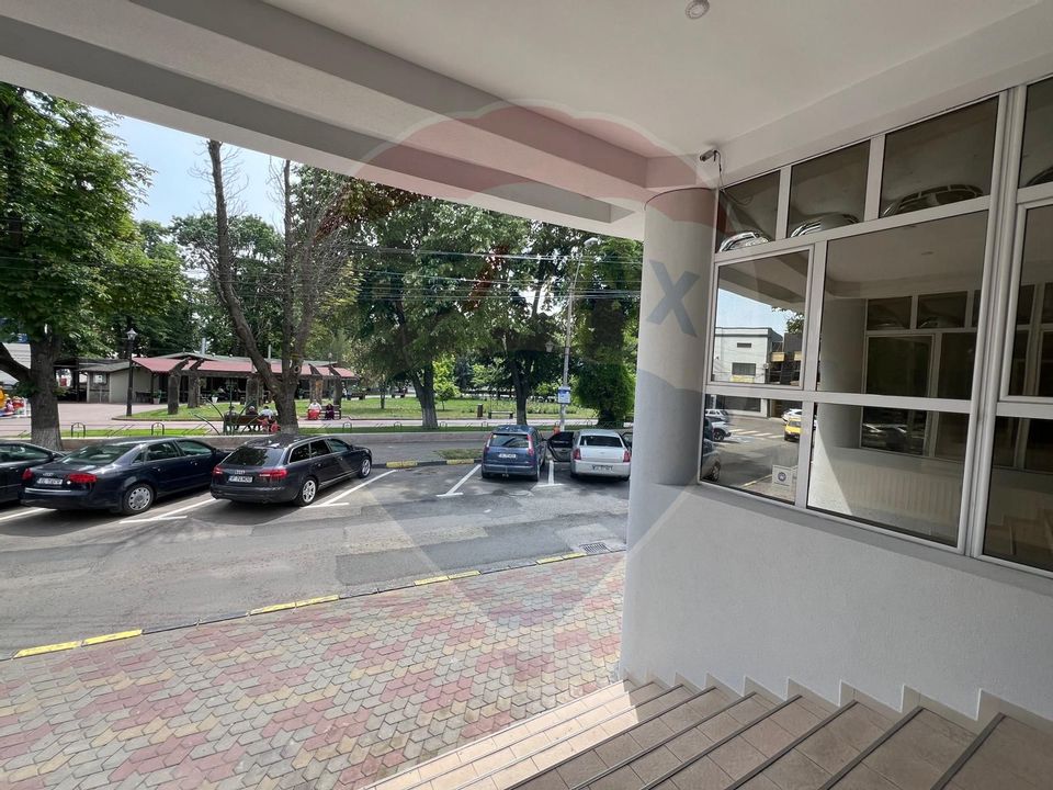 1,500sq.m Commercial Space for sale, Ultracentral area