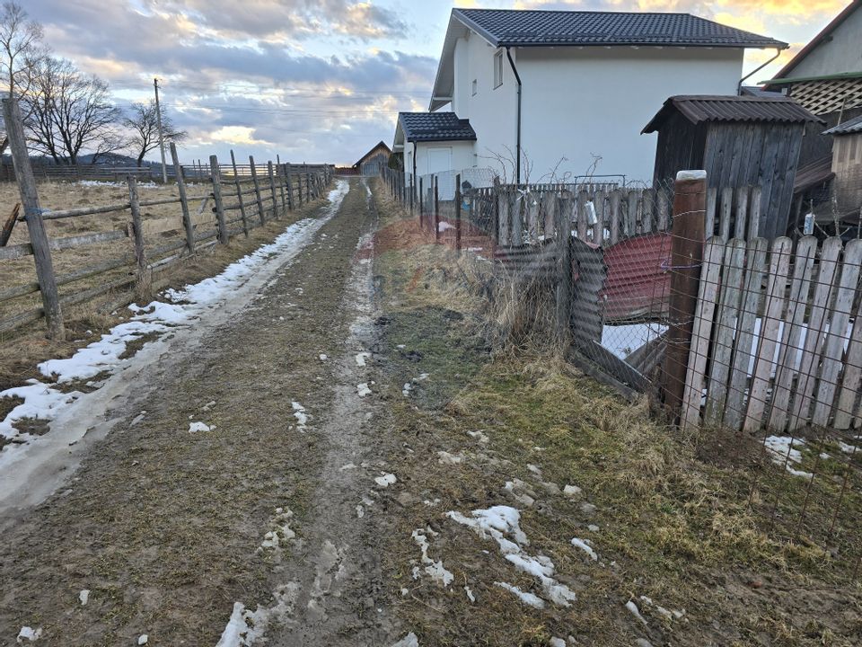 Land 2,000sqm Dorna-Arini / Strada COZANESTI