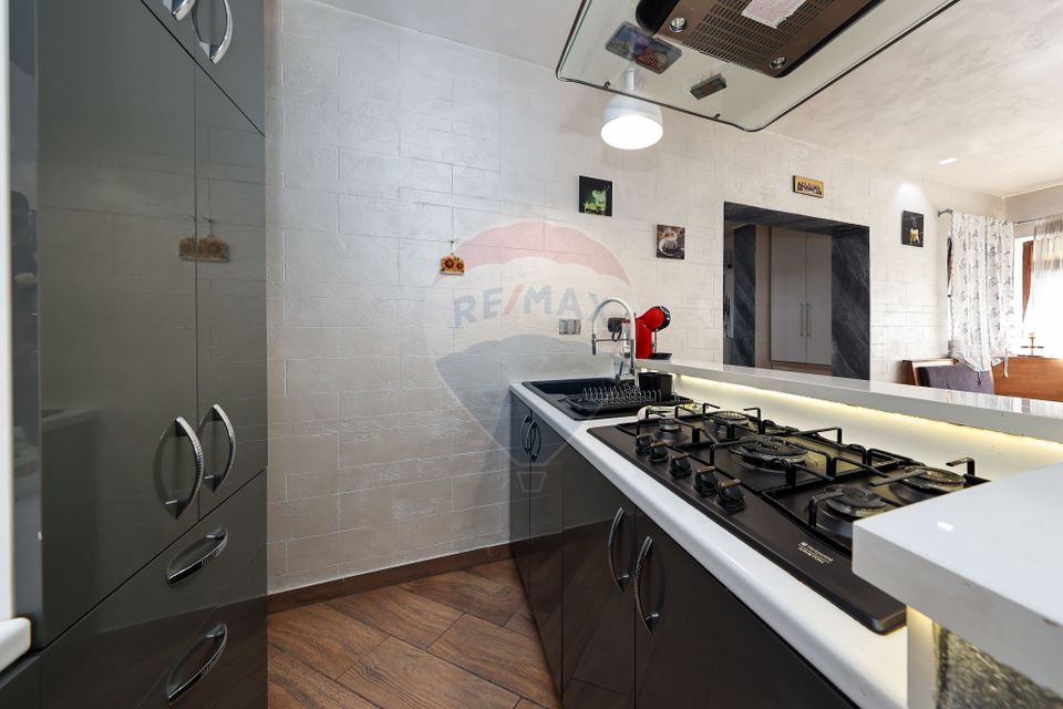 Conac, proprietate unica, in mijlocul naturii, Sacele!