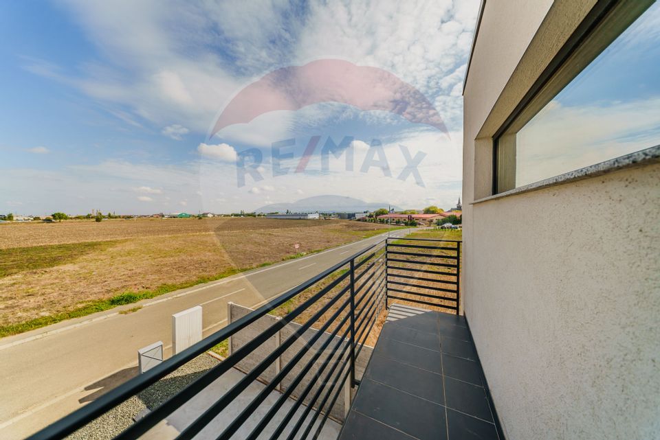 Casa tip duplex de inchiriat in Via Carmina