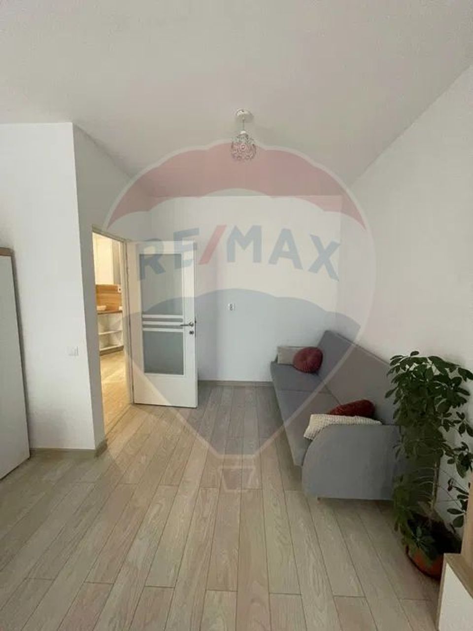 Apartament cu 2 camere de inchiriat in zona Centrala