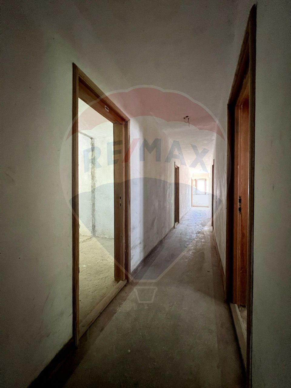 Hotel-bază de tratament, edificat în zonă cu ape sulfuroase