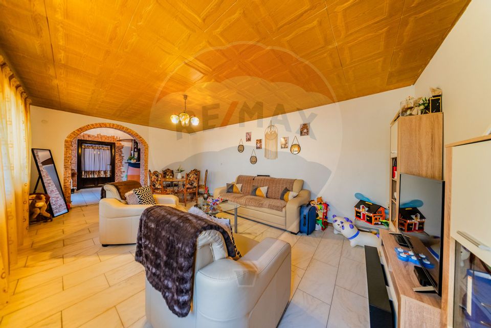 7 room House / Villa for sale, Confectii area