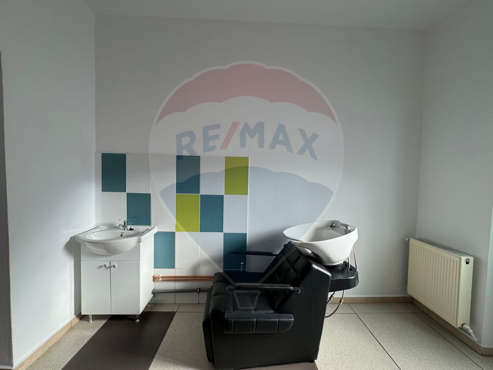 Scaun /camera de inchiriat-salon de infrumusetare (zona centrala)