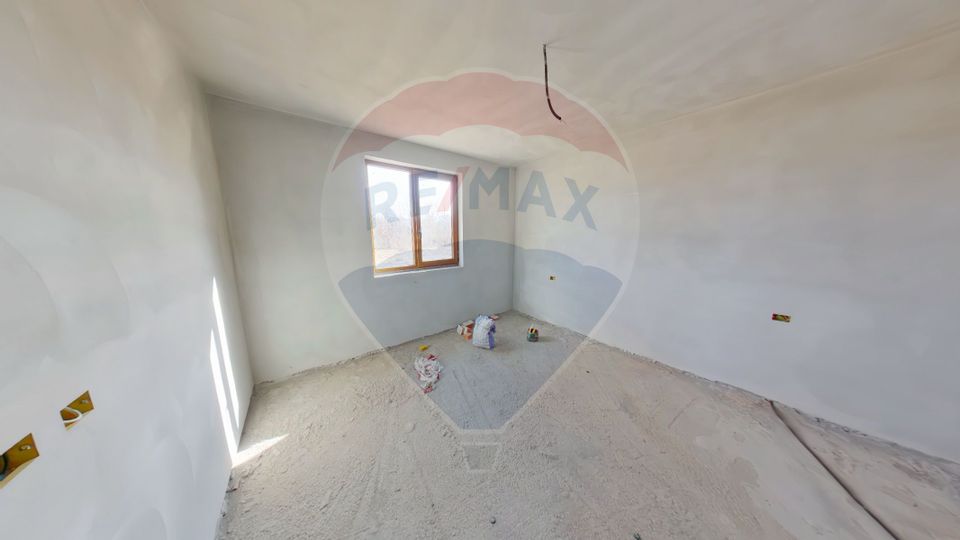 Casă / Vilă cu 8 camere de vânzare