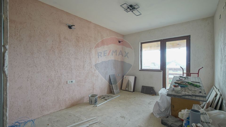 Comision 0%-Cladire versatila 14 camere-Multiple utilizari